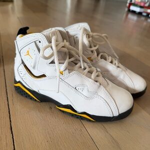 Boys Jordan White and yellow/gold Basketball Sneaker